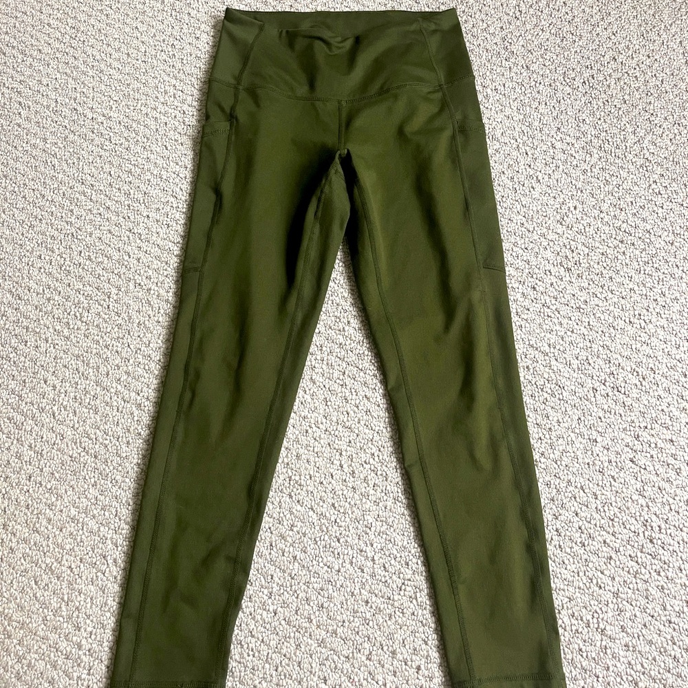 EUC Zella Pocket Crop Leggings